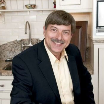 Alan Zeilinski is the Board President of the Niles Chamber.