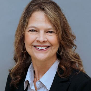 Deb Manno is Treasurer for the Niles Chamber and is a client relationship officer at First American Bank